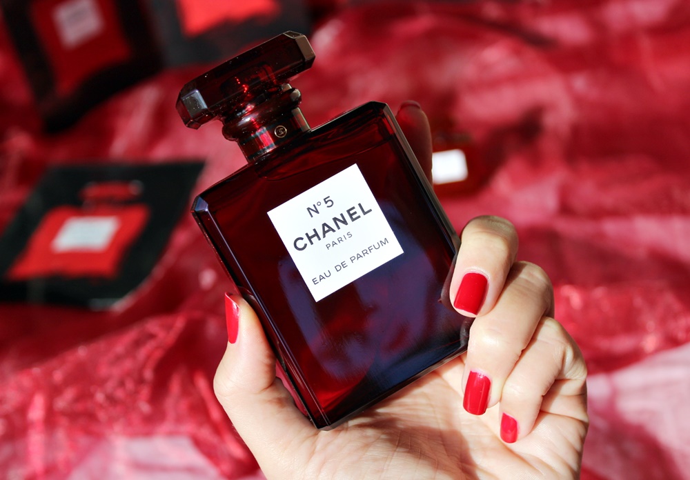 15 Loại nước hoa nữ thơm nhất giữ mùi lâu nhất cho nữ  SunNa Perfume